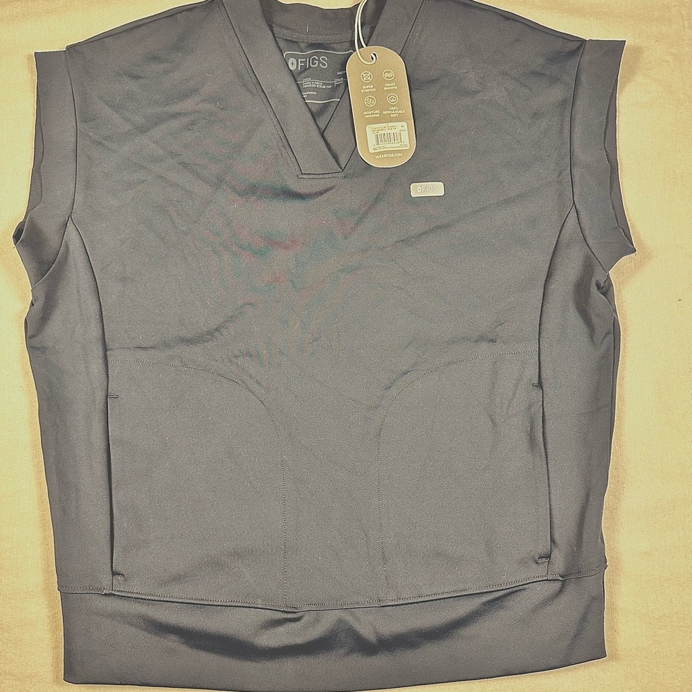 FIGS Women's navy V-Neck Top (0017)